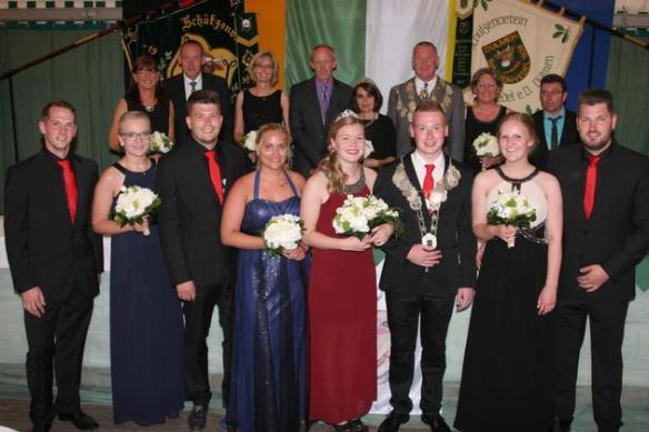 Kohvedeler-Schuetzen-werden-von-den-Elsbeckers-regiert-Koenigliche-Familie_image_630_420f_wn