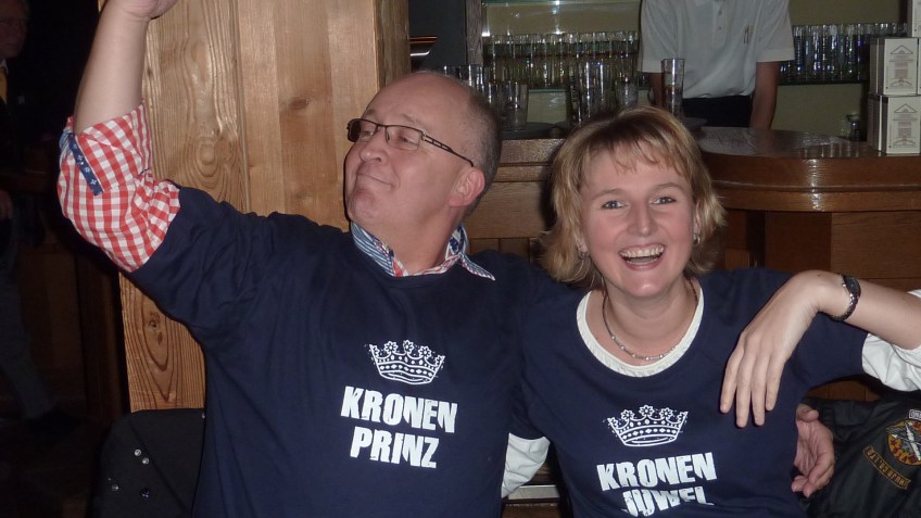 Königin und Prinzgemahl perfekt ausgestattet