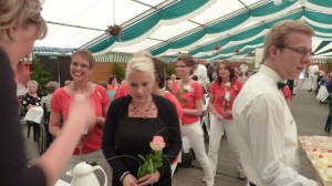 Jungschützen und Offiziere im Einsatz für unsere Damen