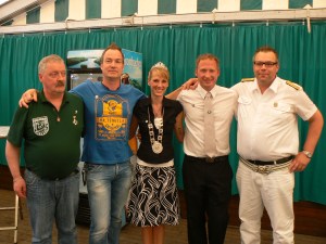 Die Königin im Kreise der Jubilare