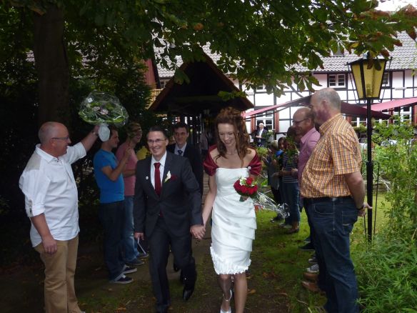 Spalier für die Ricarda und Holger