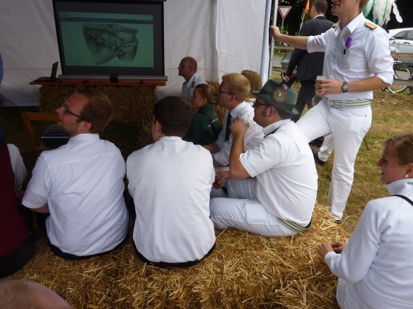 Großes Interesse an dem Thema scheinen die Kohvedeler Schützen zu haben.