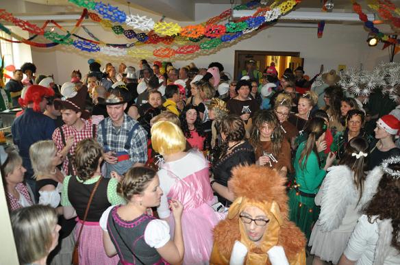 Das Foyer war der Treffpunkt der karnevalistischen städtischen Bediensteten