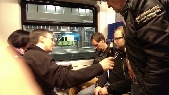 Im stählernen Dampfrossnachfolger in die Regierungsmetropole