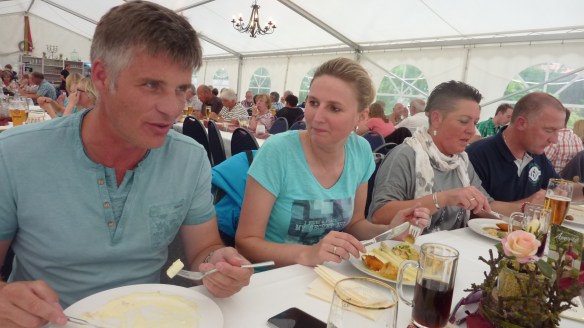 Ein gutes Essen in frühlicher Runde