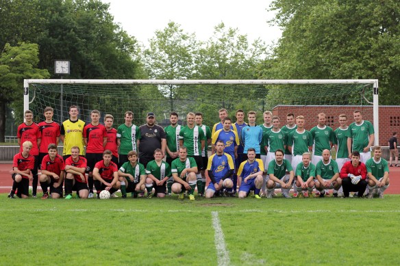 Die Akteure der einzelnen Vereine. Von links: Pluggendorf, Kohvedel, Bürger, Nieströter