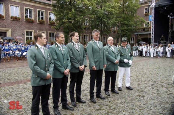 Christian Scholz, Christian Frieling, Christian Jasper und Christian Becks wurden zum Singen zitiert.