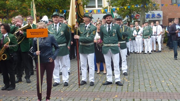 Auf dem Marktplatz fanden 13 Schützenvereine und 6 Spielmannszüge Platz.