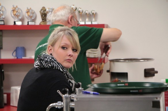 Zwei Wibelwinde hinter der Theke. Danke Kathi und Willi.