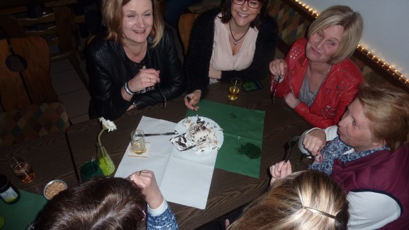 "Was kann ich für euch tun?" wollte Thomas Melles wissen. "Eis" lautete die Antwort. Dank Thomas und der TSG Dülmen ging der Wunsch in Erfüllung. 