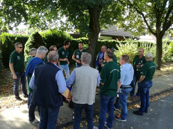 Verköstigungspause und Spielregelerklärerei