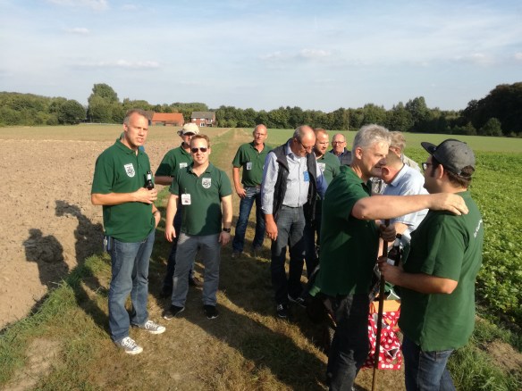 Komm Dennis, der Jogi erklärt es dir noch mal.