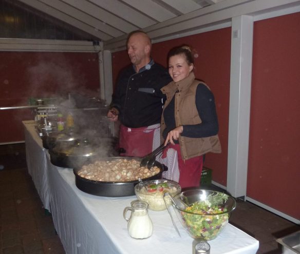 Schmackhaftes Essen liebevoll präsentiert. Gast-Service Hölscher